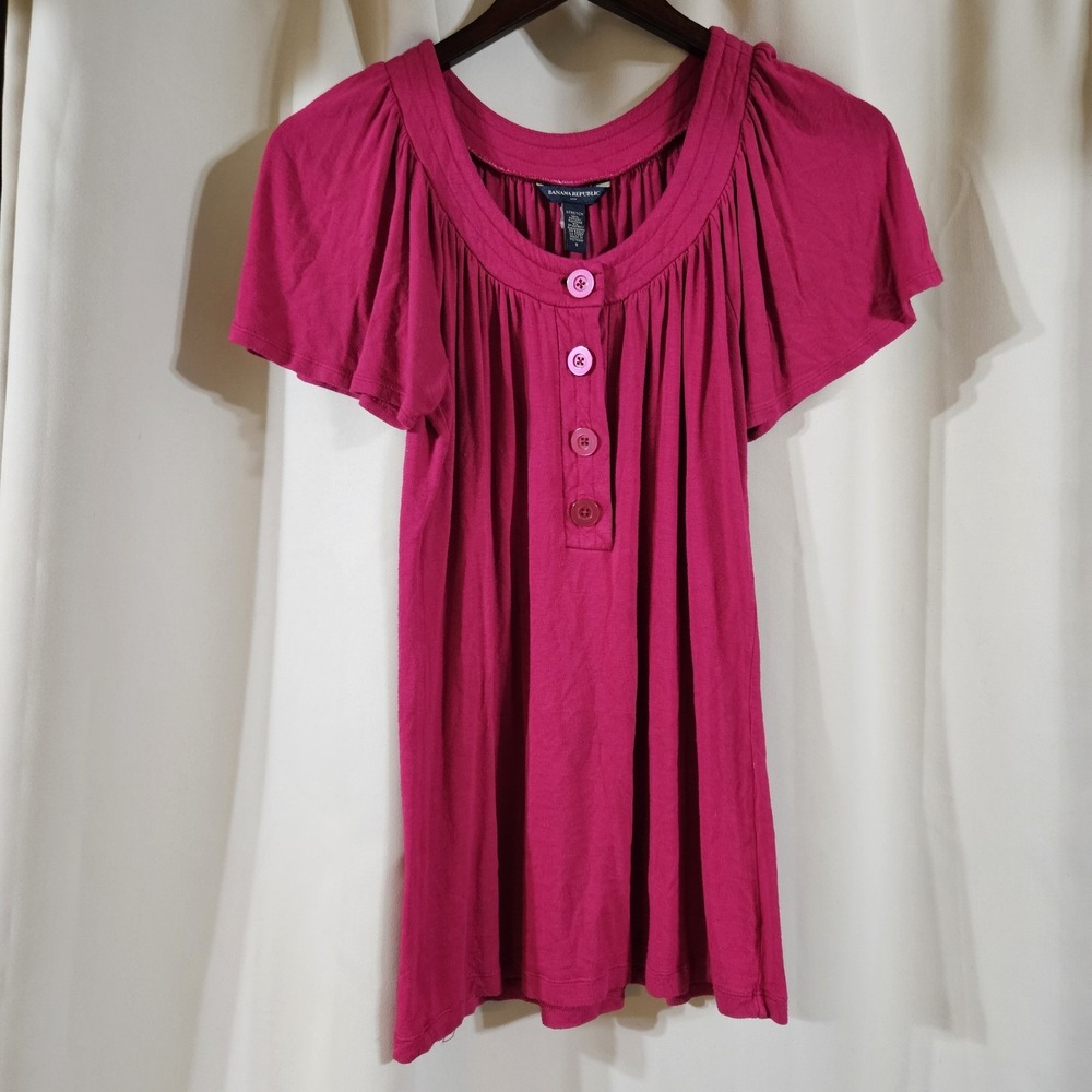 Banana Republic Berry Pink Stretch Knit Flutter Sleeve Henley Top Small